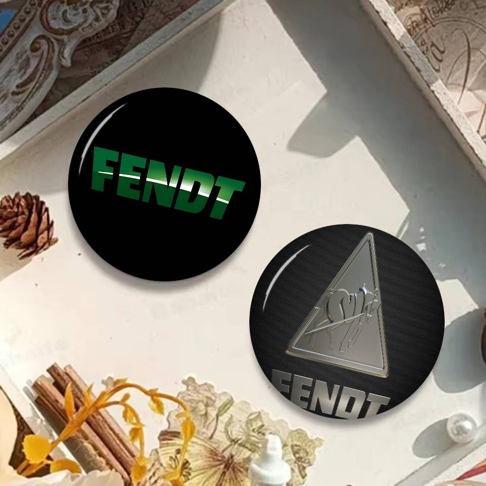 농업용 트랙터 F-Fendt 만화 브로치 애니메이션 배 - Farming Japan 리뷰 및 가격